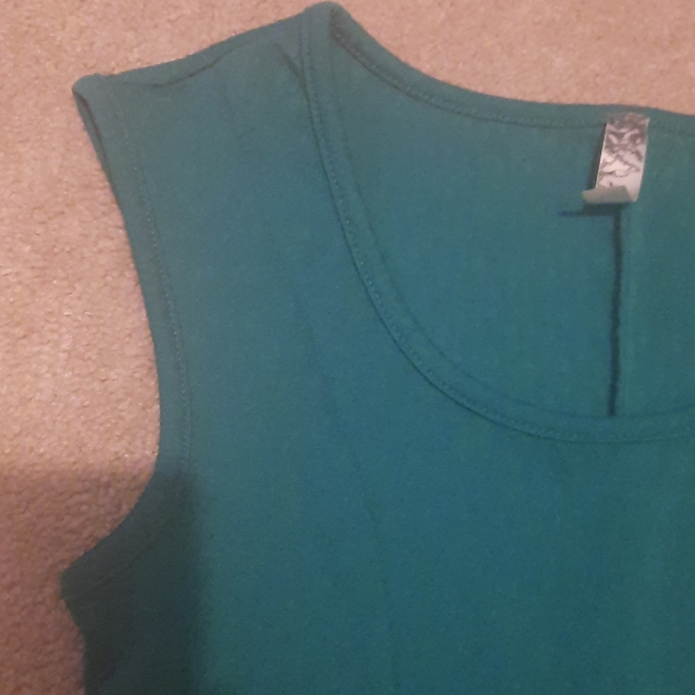 Peplum‎ top - Picture 2 of 4